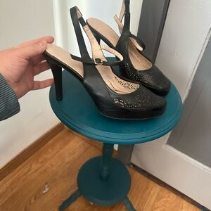 Rocketport Elegant Black Slingback Heels